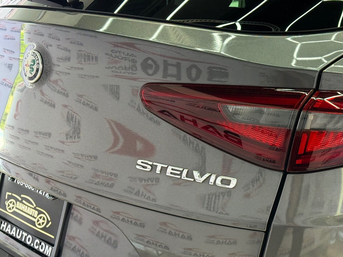 2022 Alfa Romeo Stelvio Ti photo 7