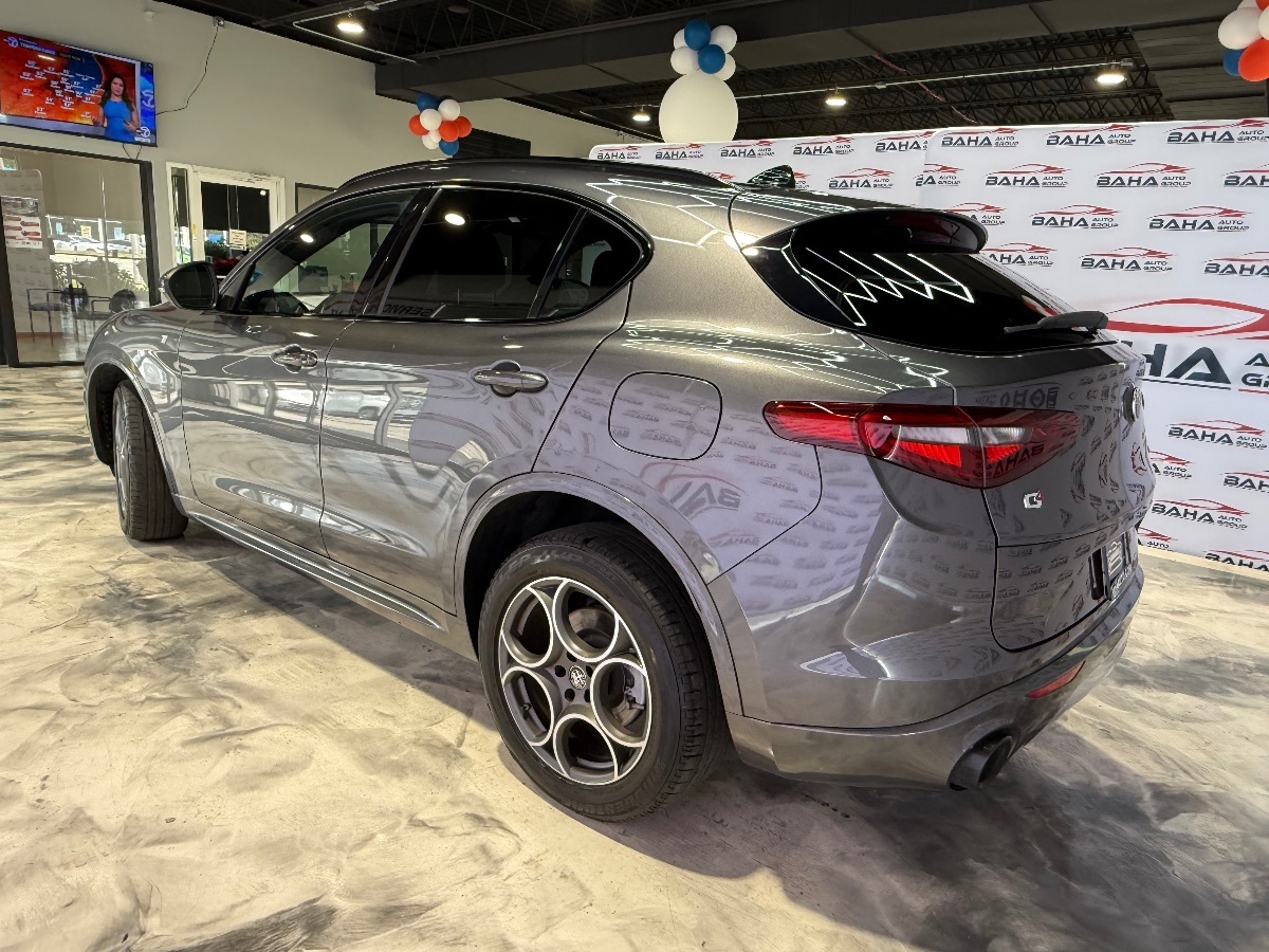2022 Alfa Romeo Stelvio Ti photo 10