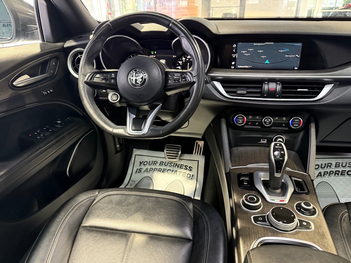 2022 Alfa Romeo Stelvio Ti photo 24