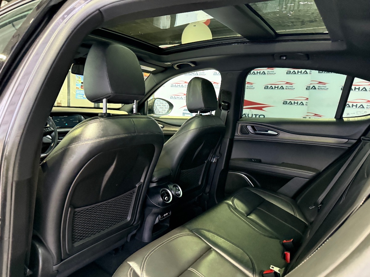 2022 Alfa Romeo Stelvio Ti photo 35