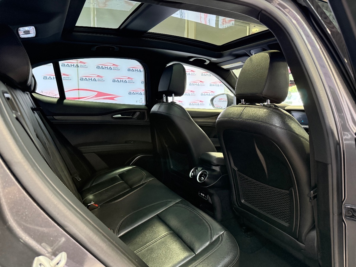 2022 Alfa Romeo Stelvio Ti photo 40