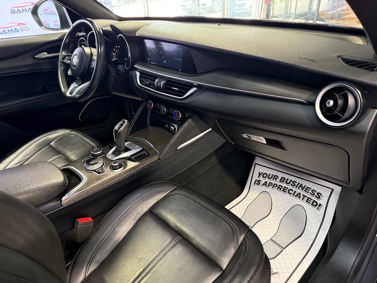 2022 Alfa Romeo Stelvio Ti photo 42