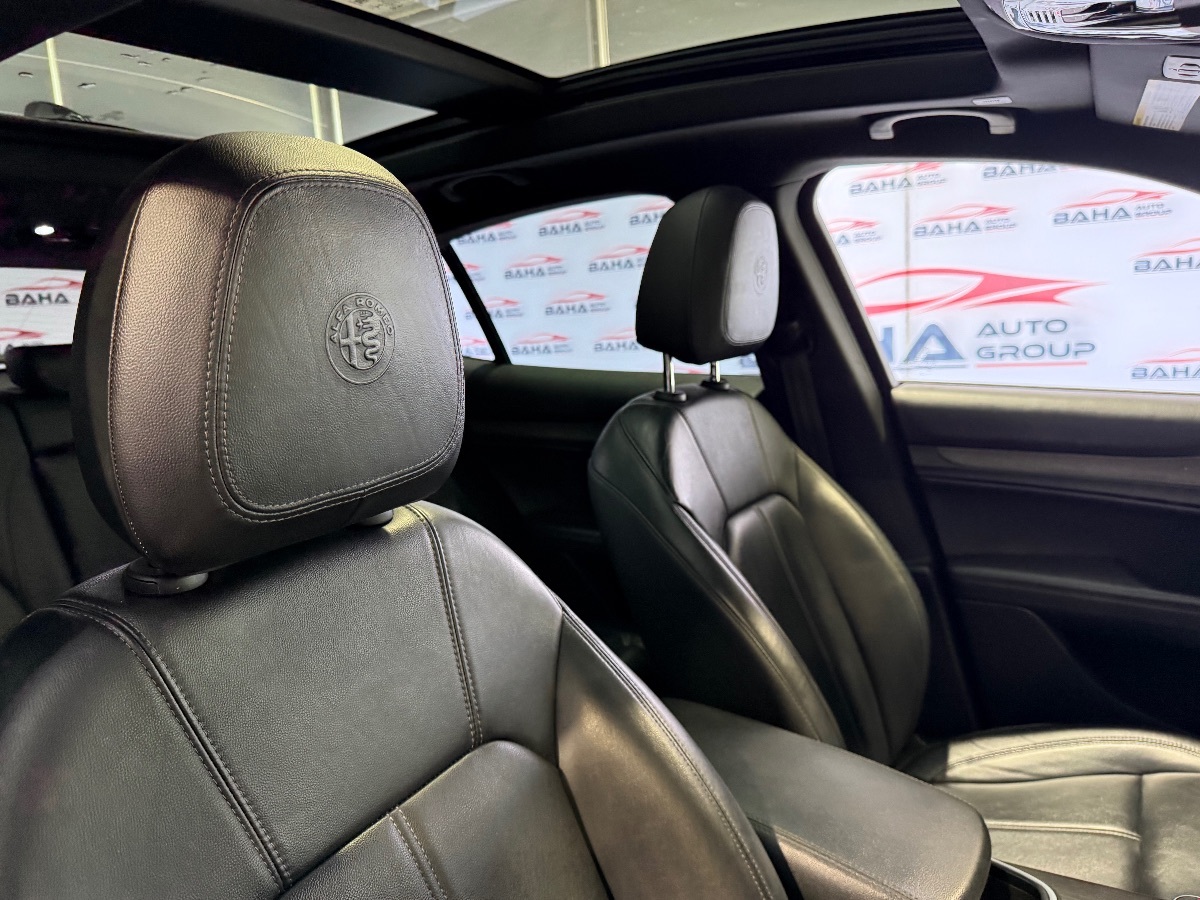 2022 Alfa Romeo Stelvio Ti photo 43