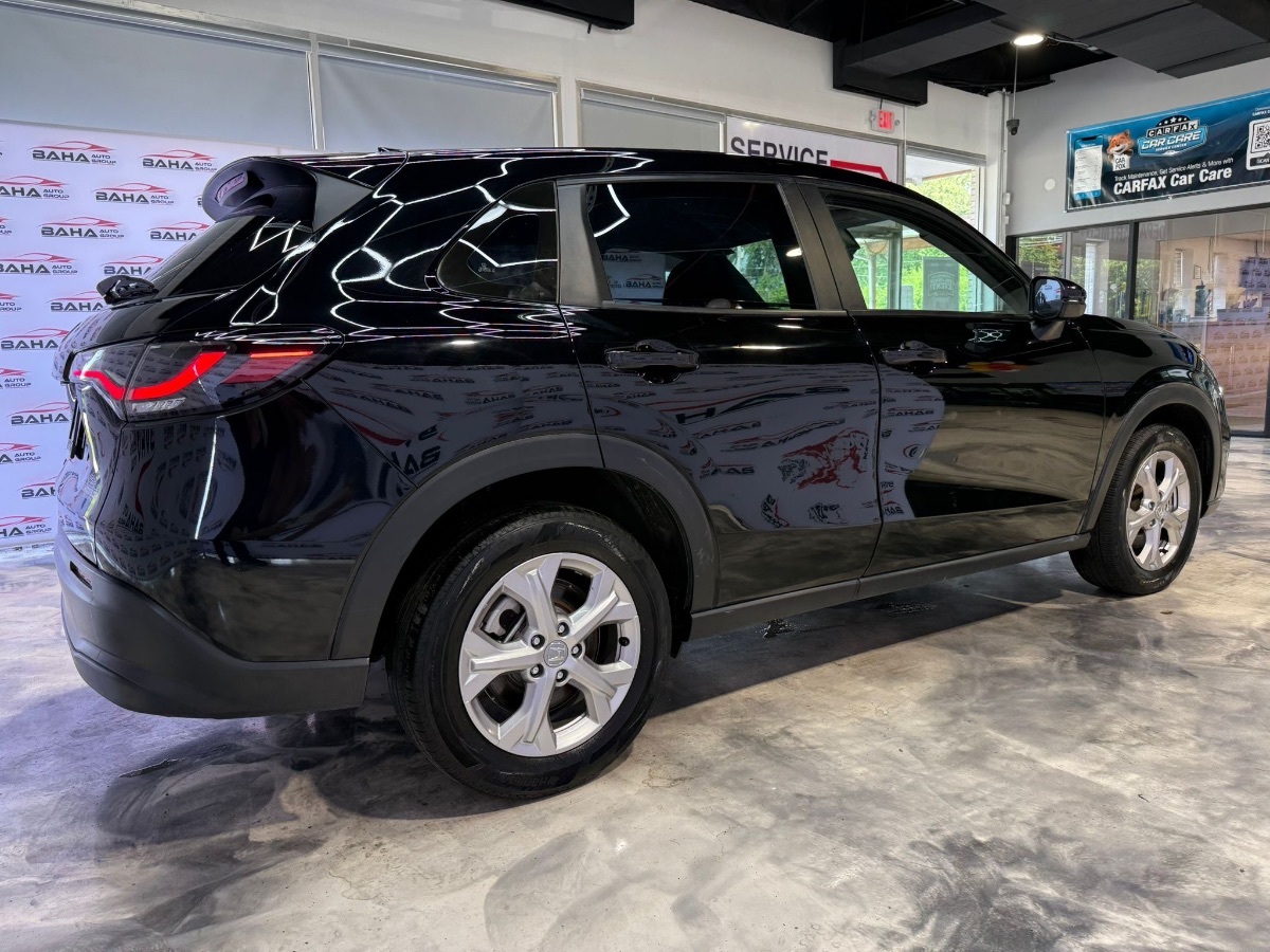 2025 Honda HR-V LX photo 4