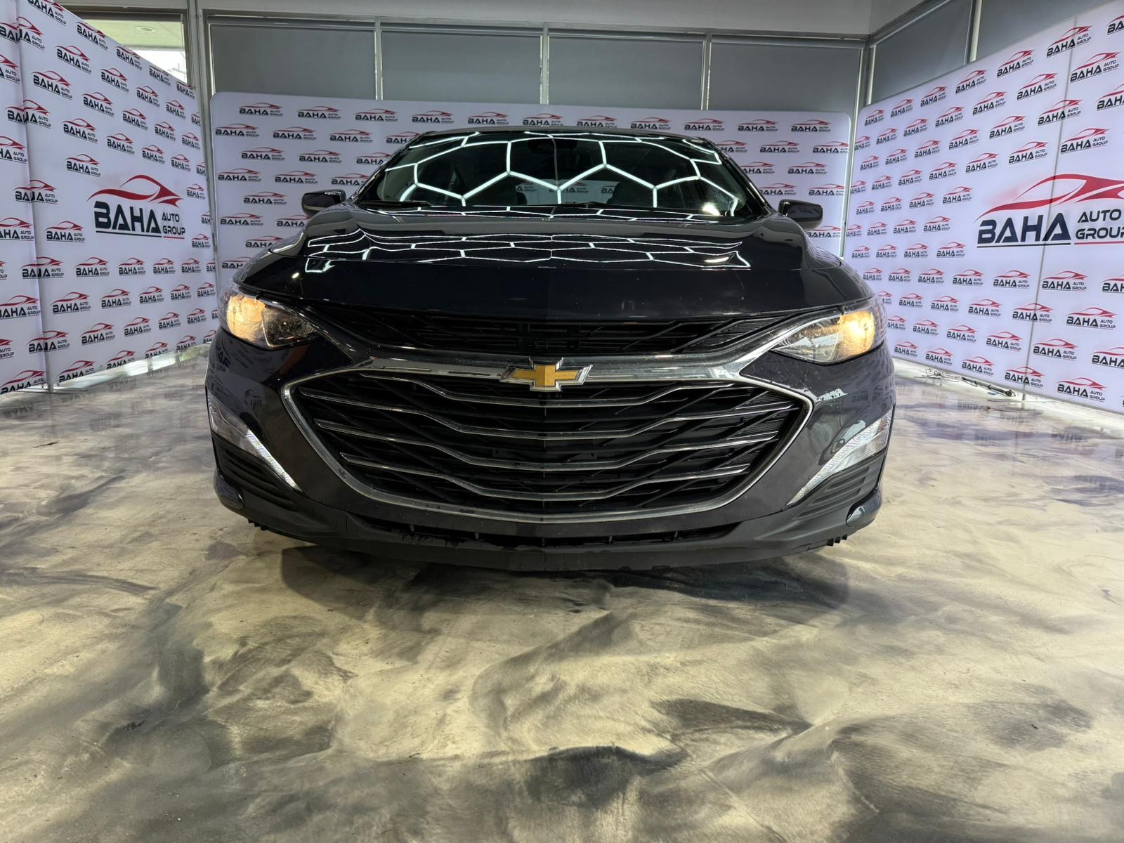 2025 Chevrolet Malibu 1LT photo 2