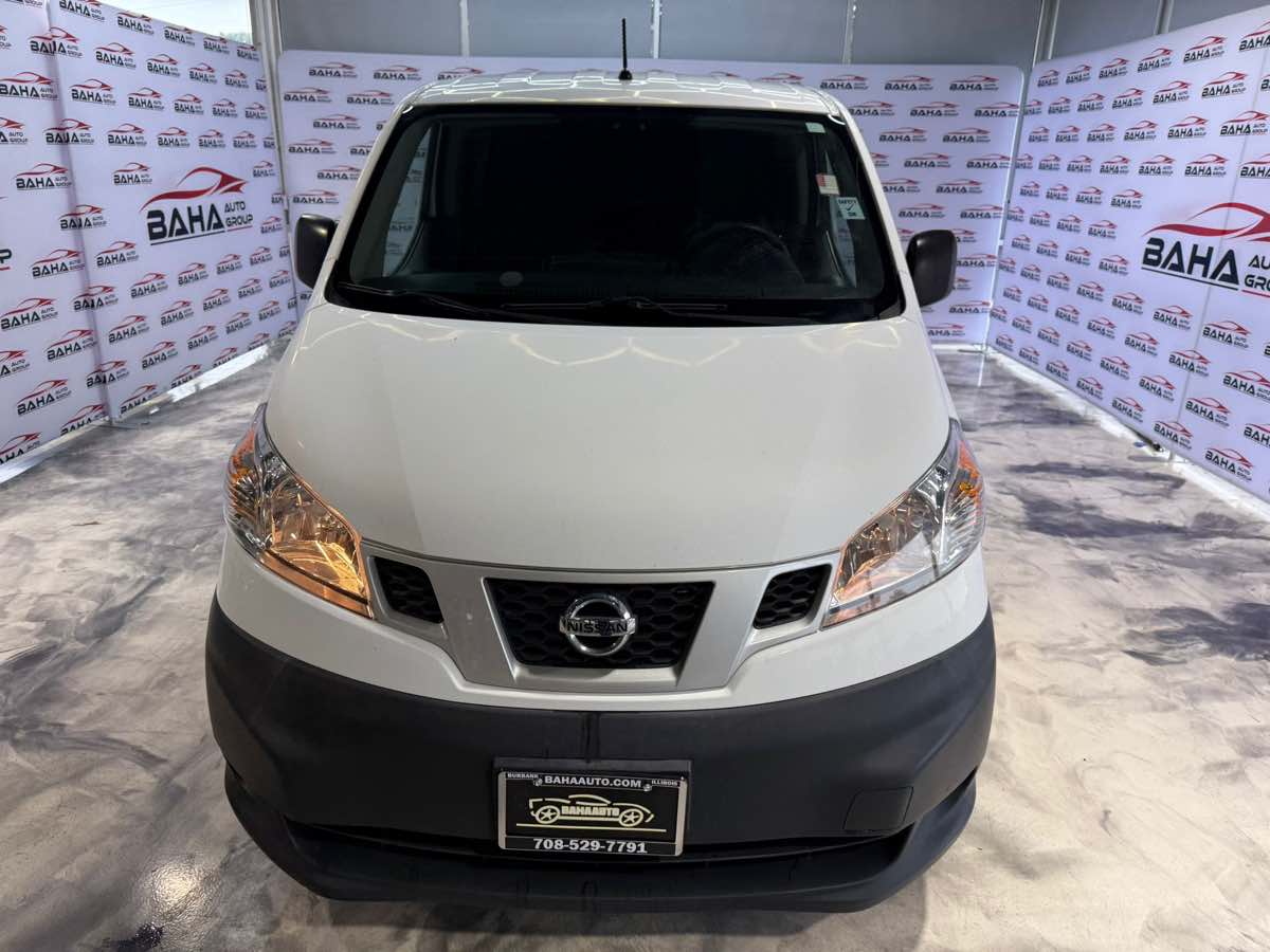 2018 Nissan NV200 S photo 2