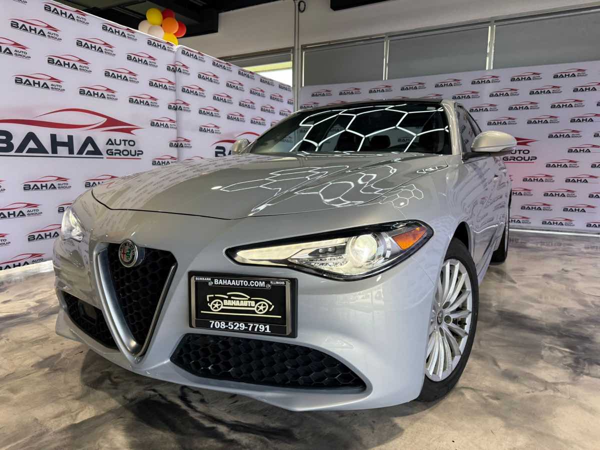 2021 Alfa Romeo Giulia photo 2