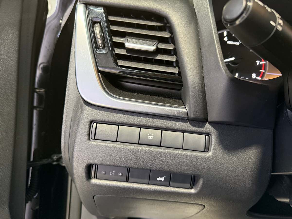2023 Nissan Rogue SV - Photo 30