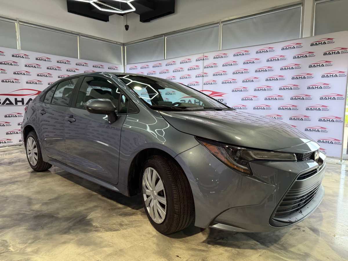 2025 Toyota Corolla LE photo 2