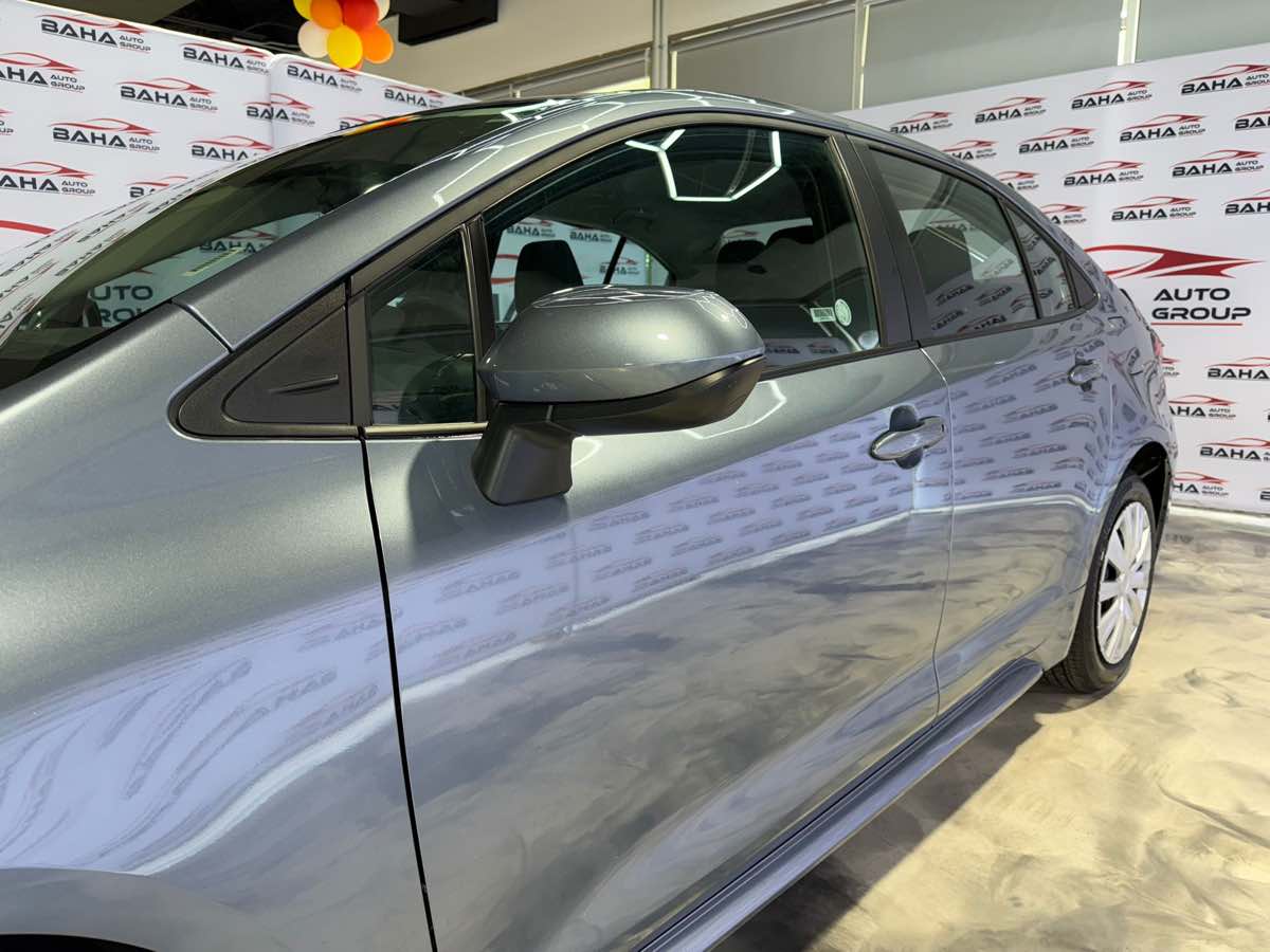 2025 Toyota Corolla LE photo 9