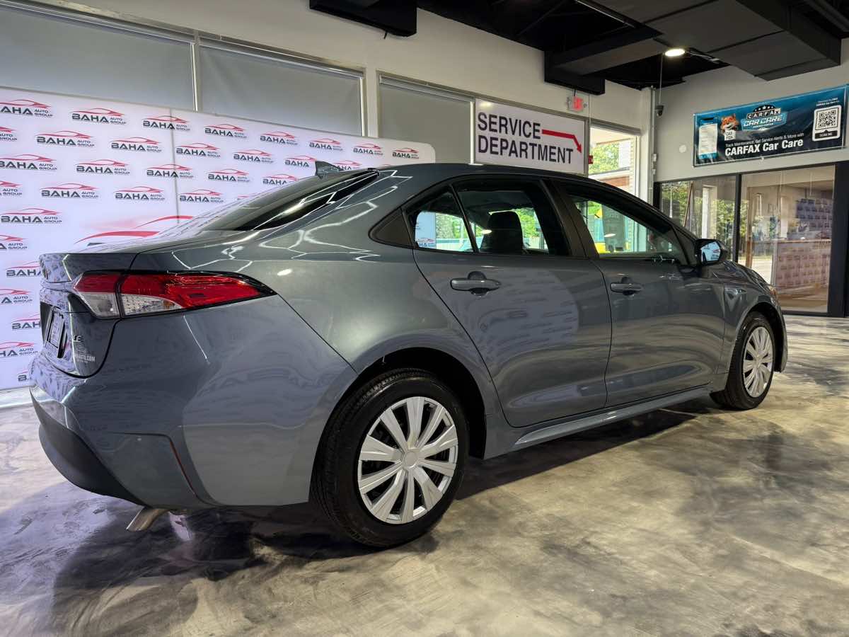 2025 Toyota Corolla LE photo 5