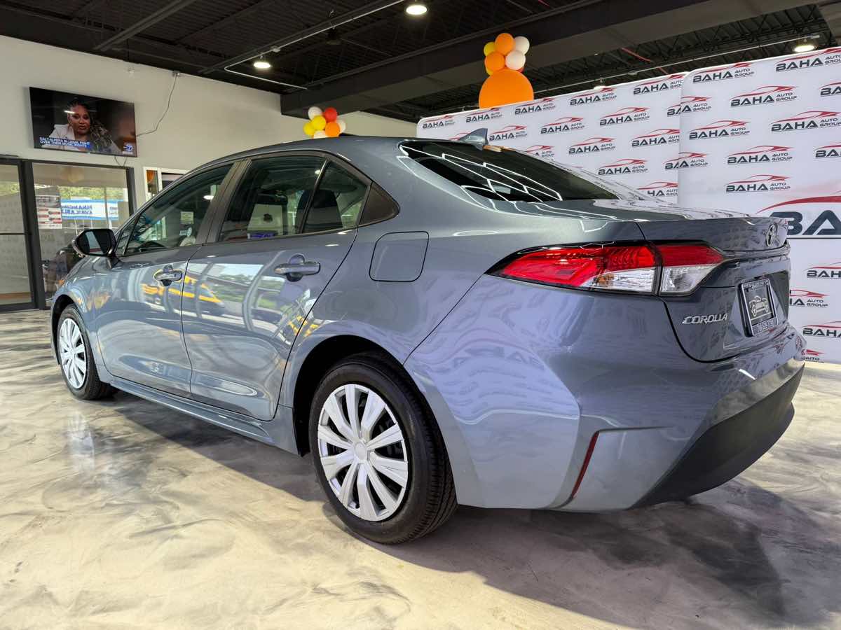 2025 Toyota Corolla LE photo 10