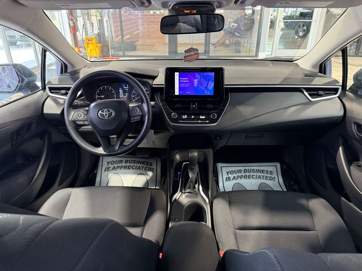 2025 Toyota Corolla LE photo 17