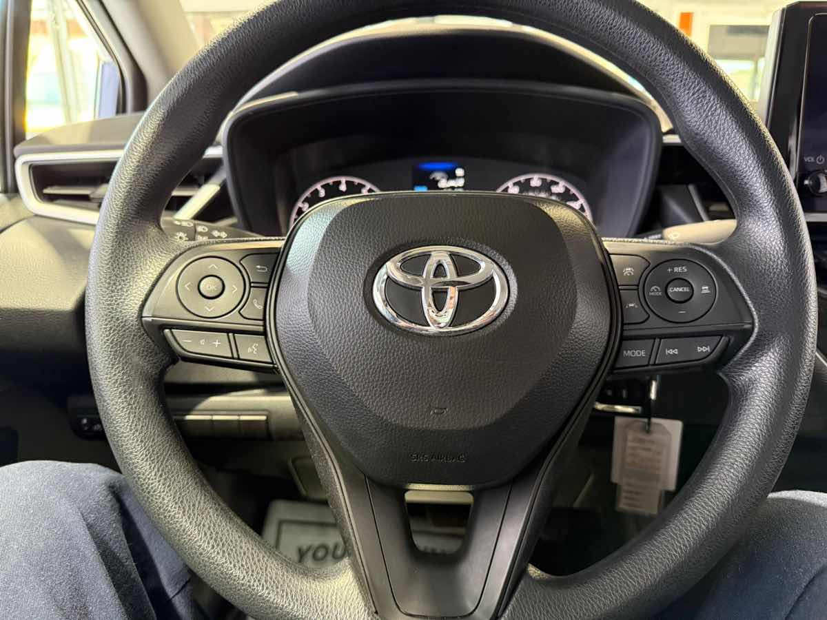 2025 Toyota Corolla LE photo 21