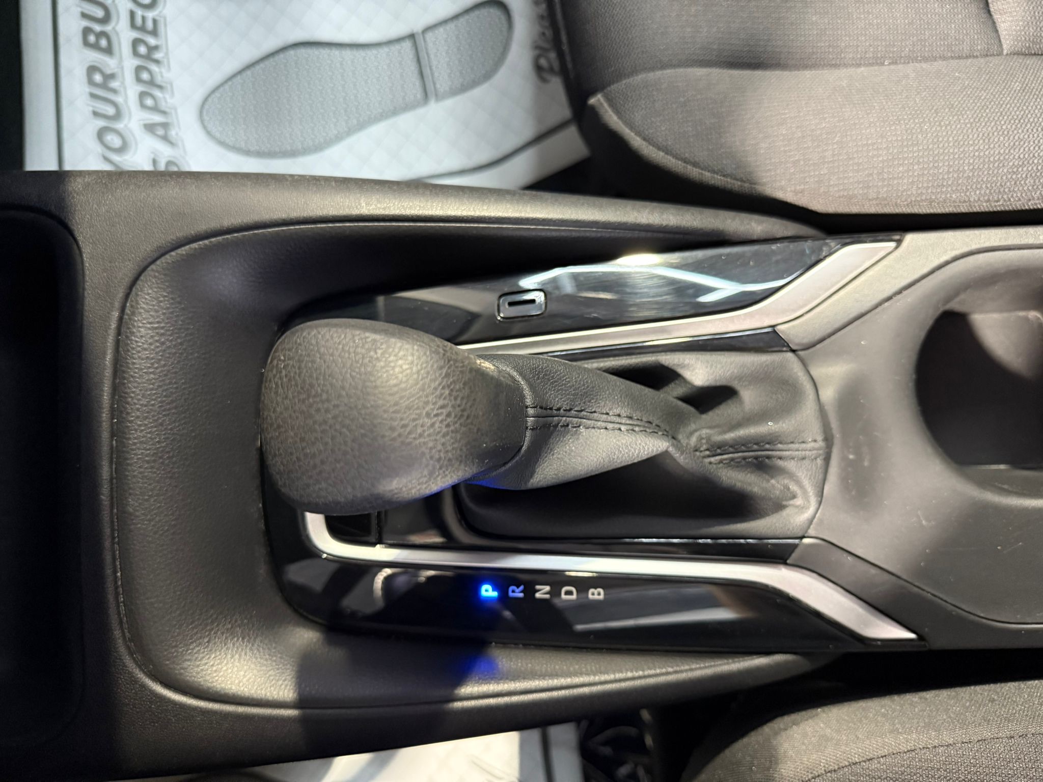 2025 Toyota Corolla LE photo 25