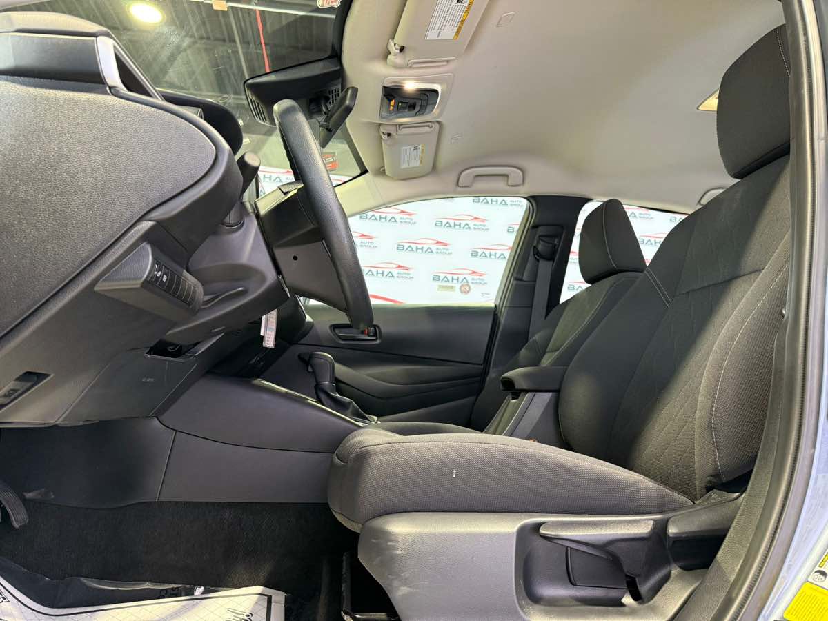 2025 Toyota Corolla LE photo 30