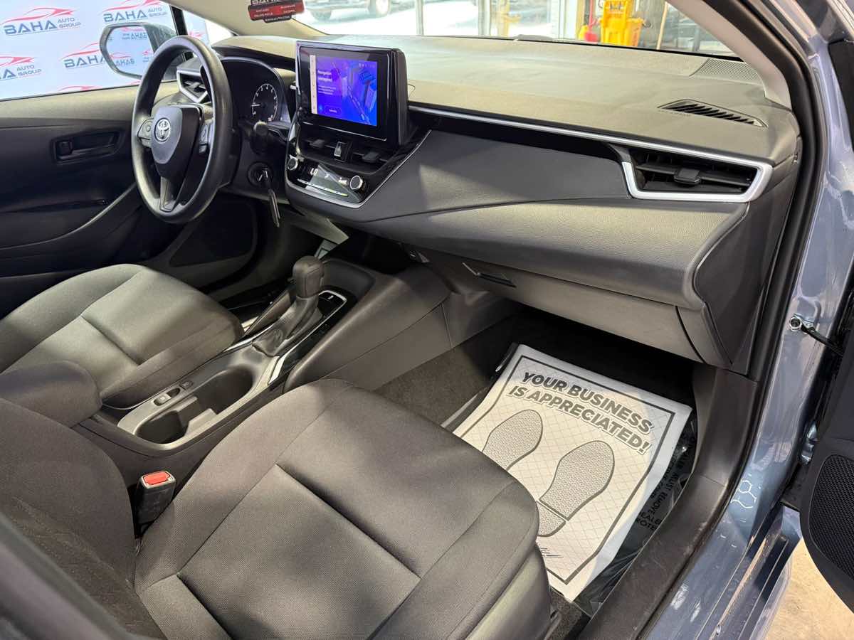 2025 Toyota Corolla LE photo 42