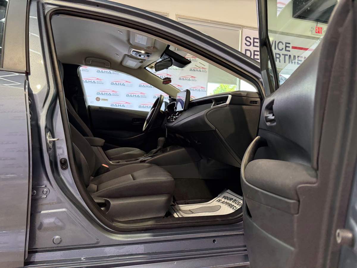 2025 Toyota Corolla LE photo 43