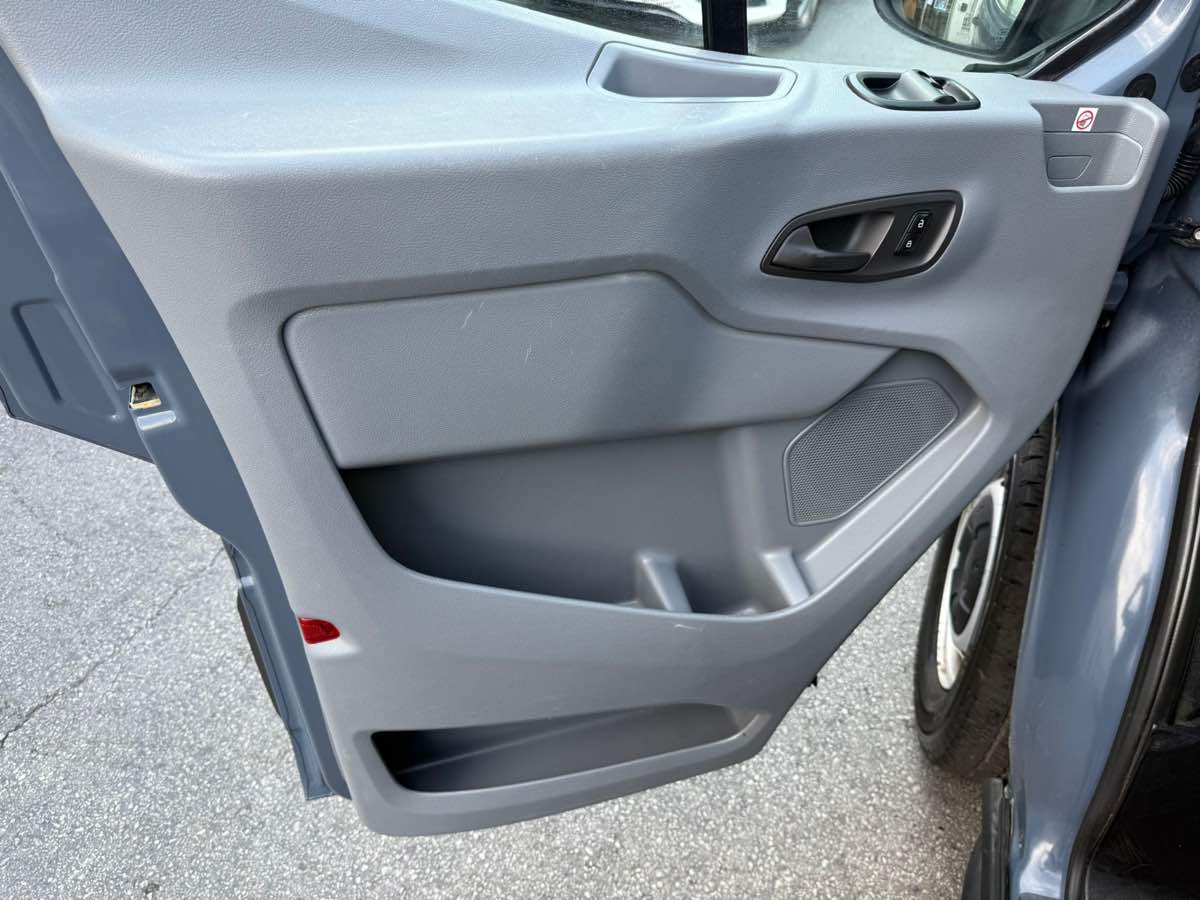 2019 Ford Transit Van photo 18