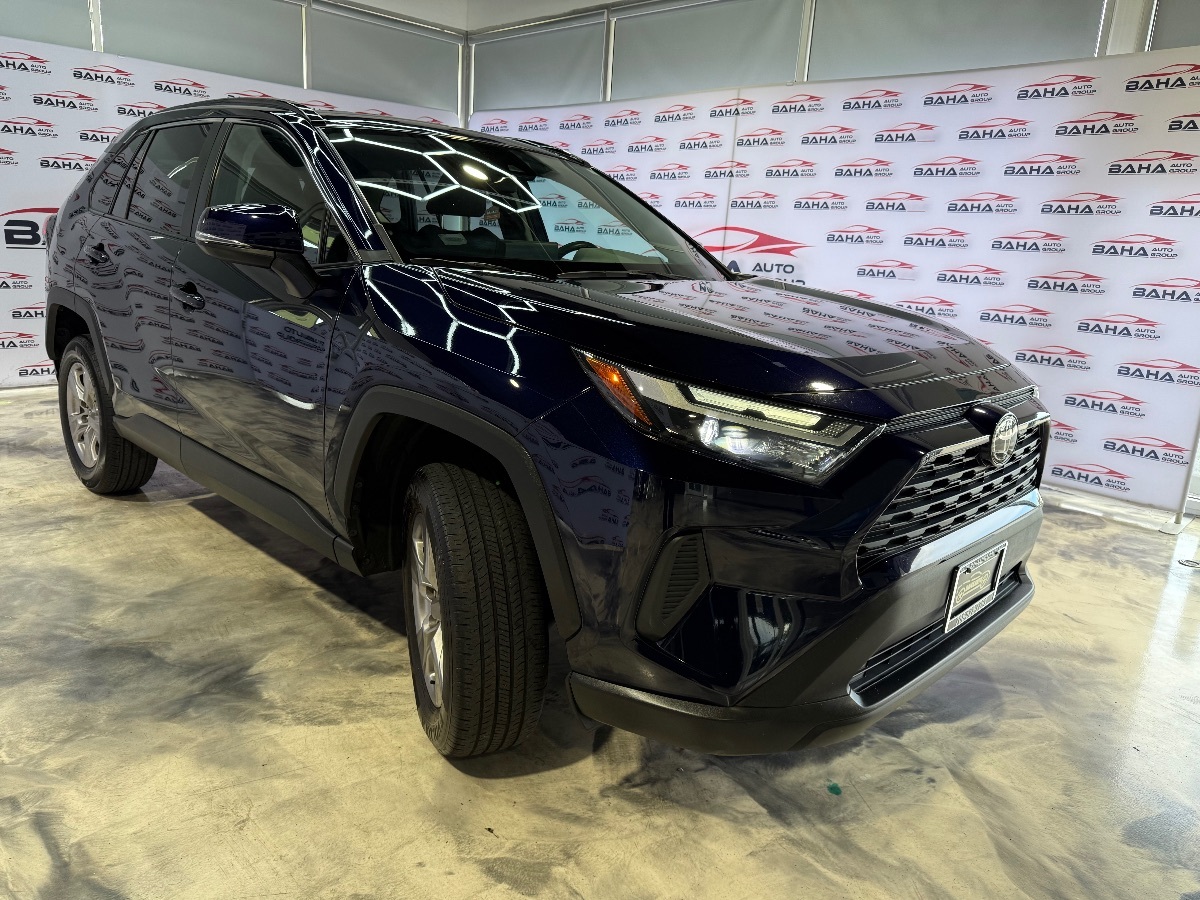 2022 Toyota RAV4 XLE photo 4
