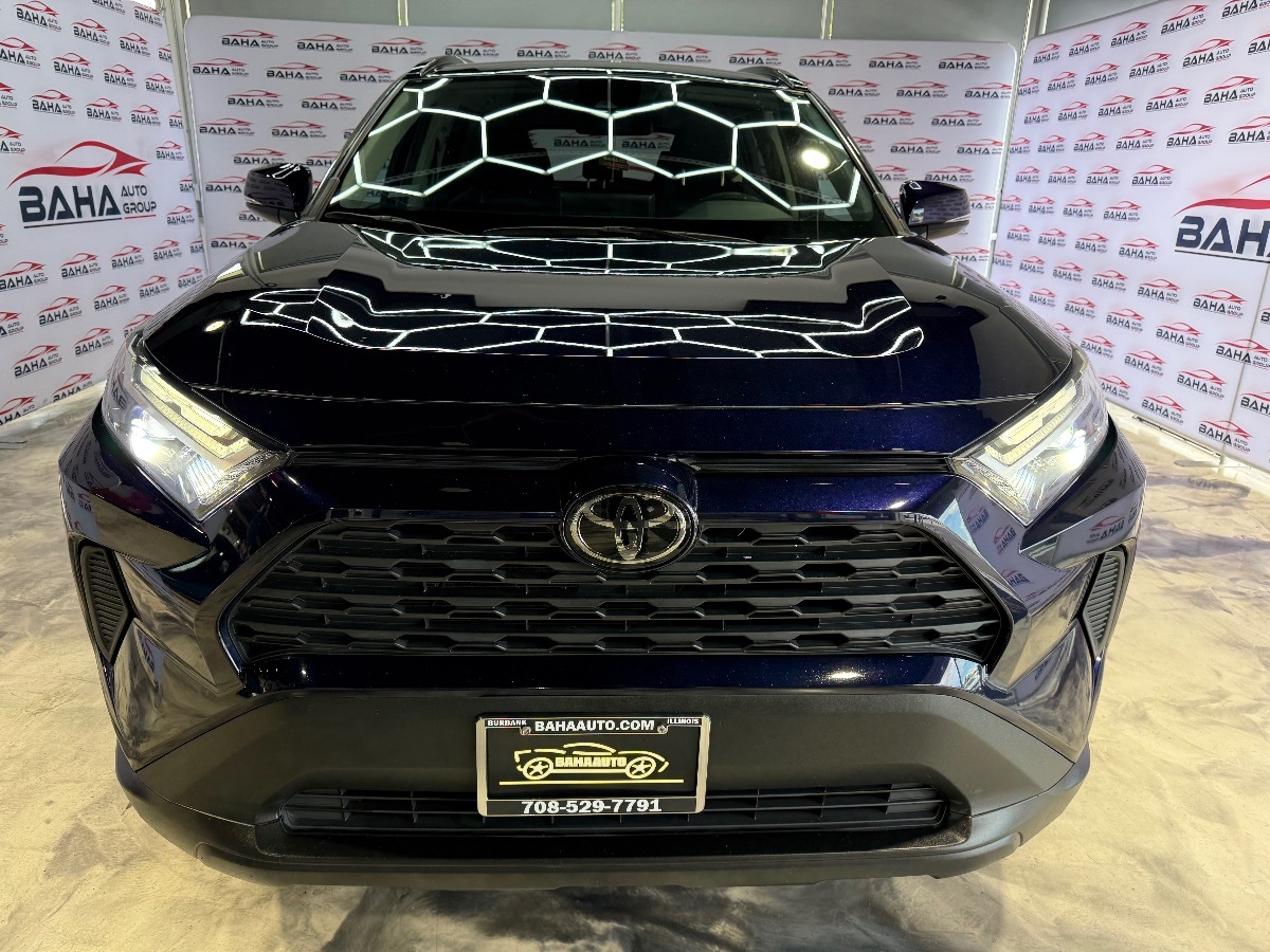 2022 Toyota RAV4 XLE photo 3