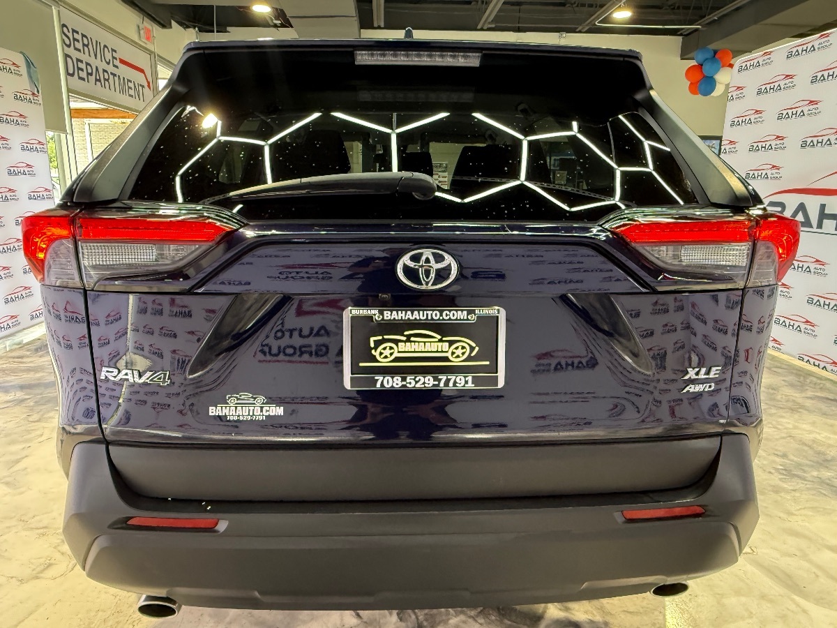 2022 Toyota RAV4 XLE photo 7