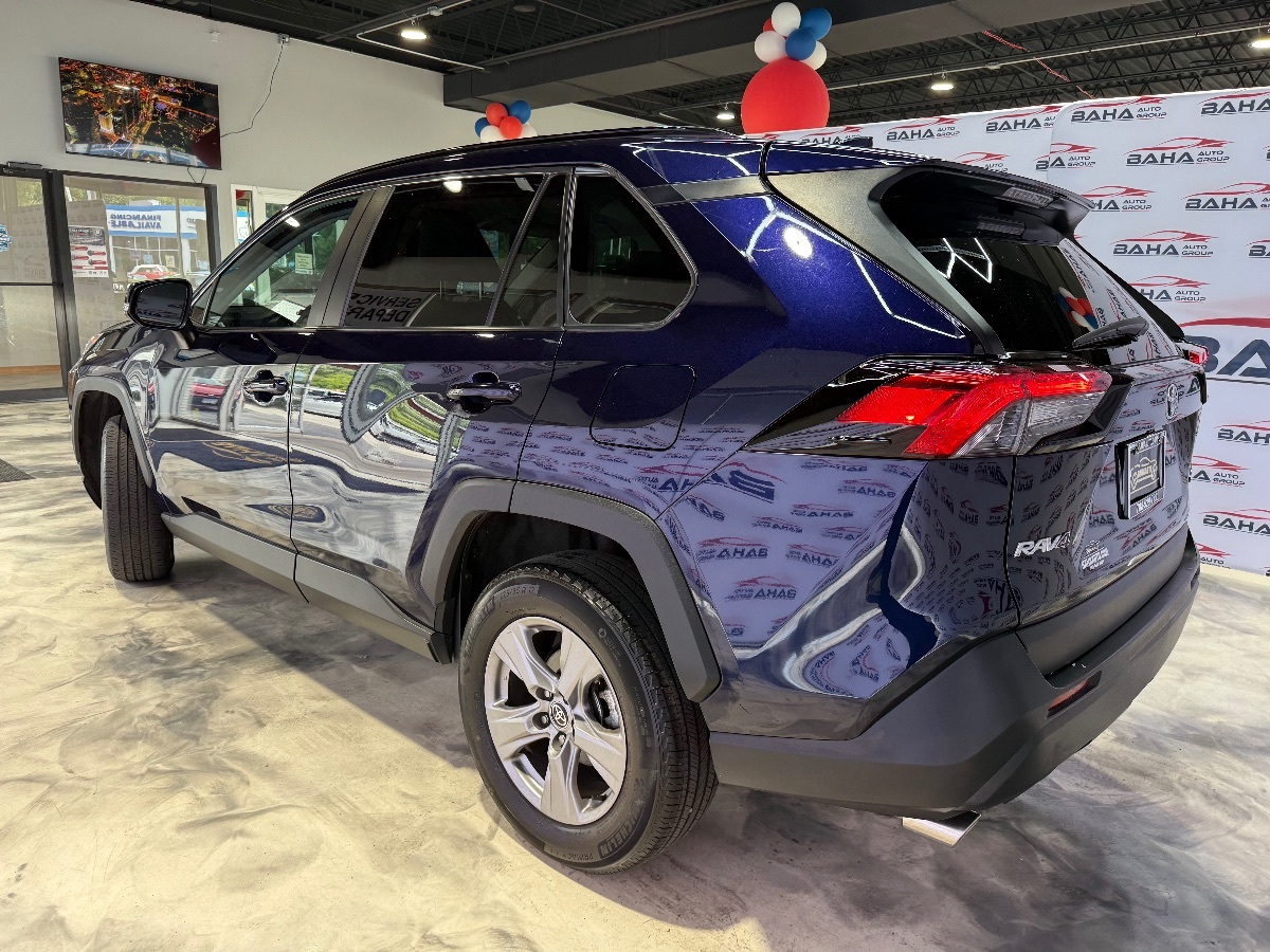 2022 Toyota RAV4 XLE photo 11