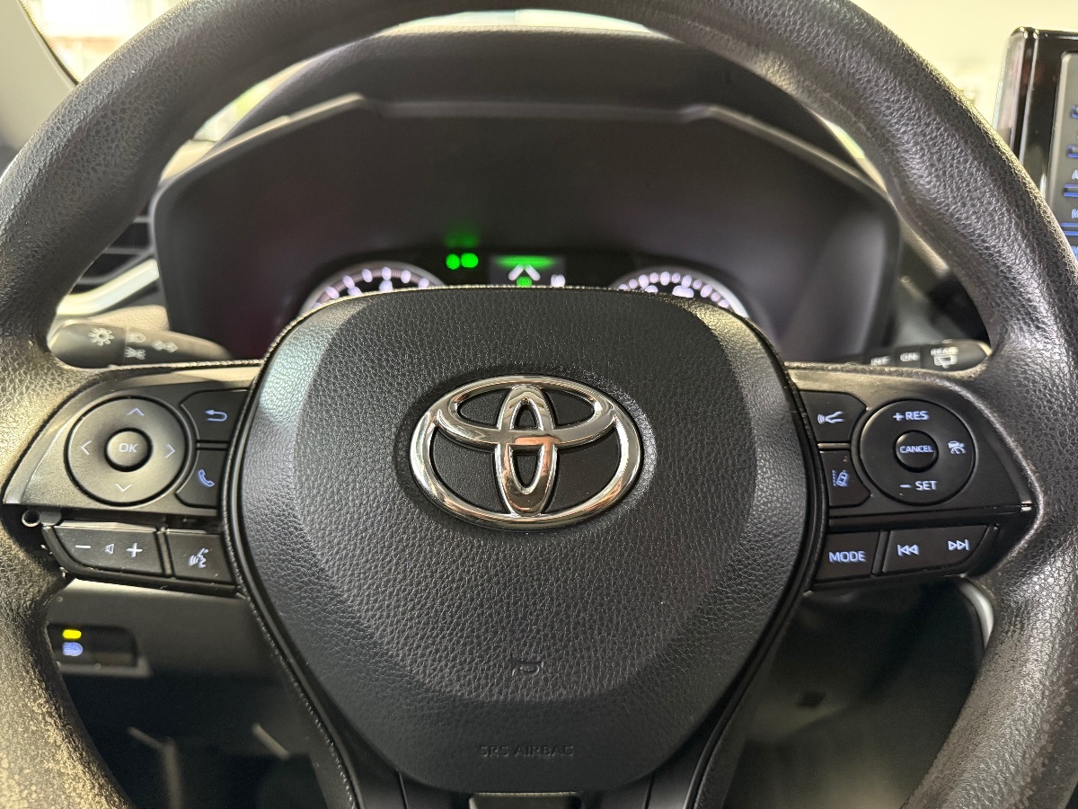 2022 Toyota RAV4 XLE photo 13
