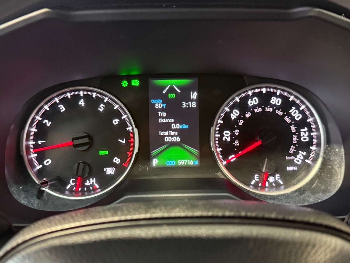 2022 Toyota RAV4 XLE photo 16