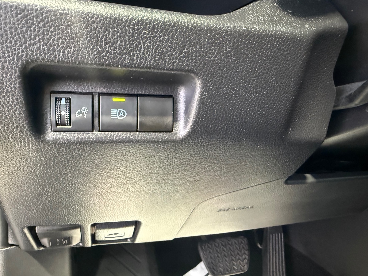 2022 Toyota RAV4 XLE photo 19