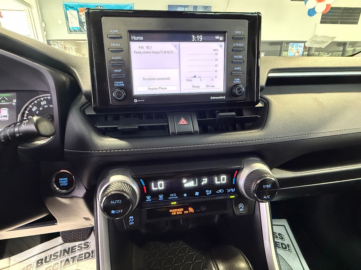 2022 Toyota RAV4 XLE photo 21