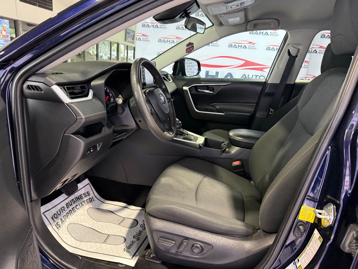 2022 Toyota RAV4 XLE photo 31