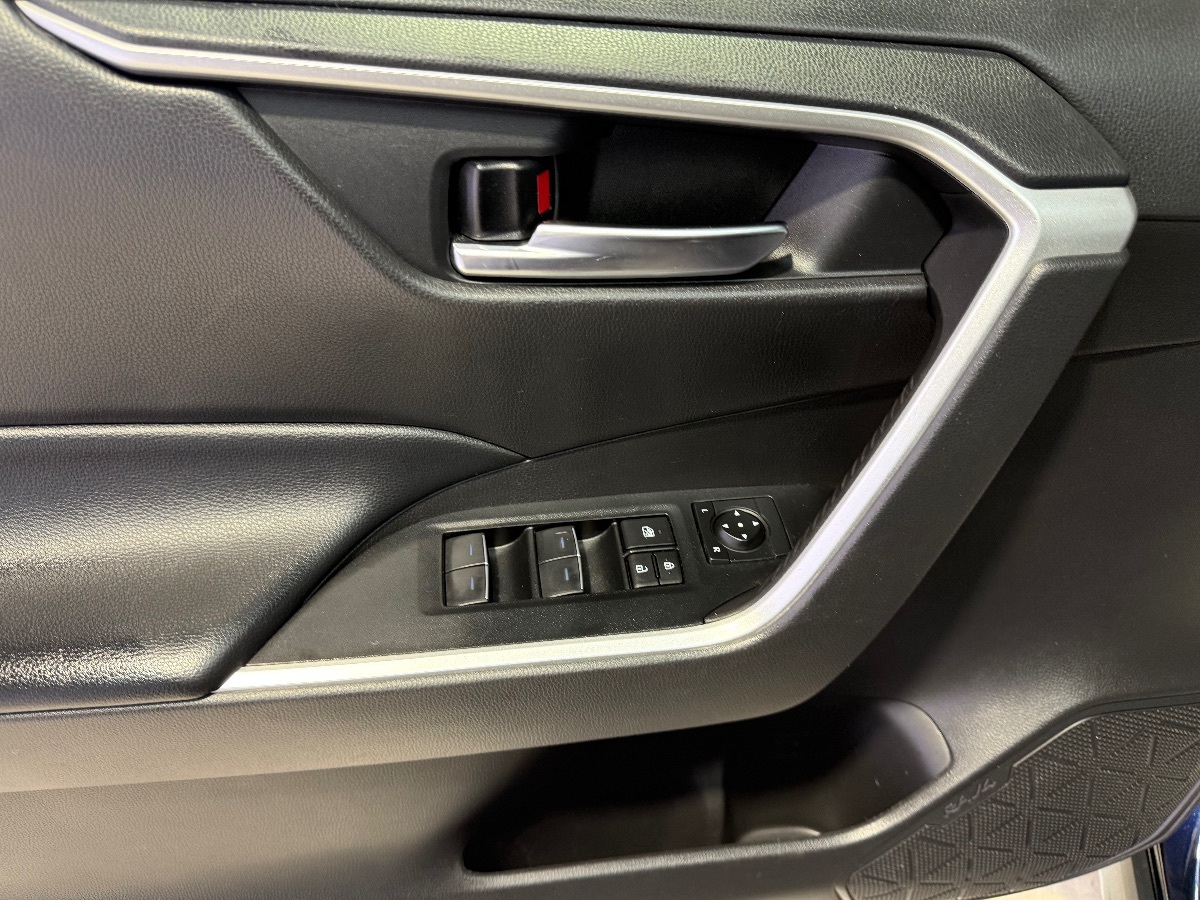 2022 Toyota RAV4 XLE photo 33