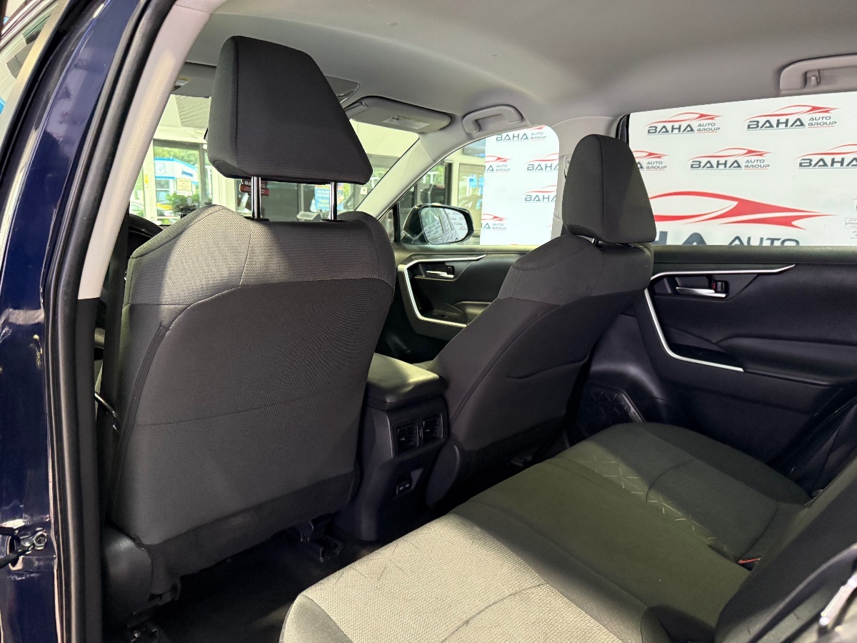 2022 Toyota RAV4 XLE photo 35