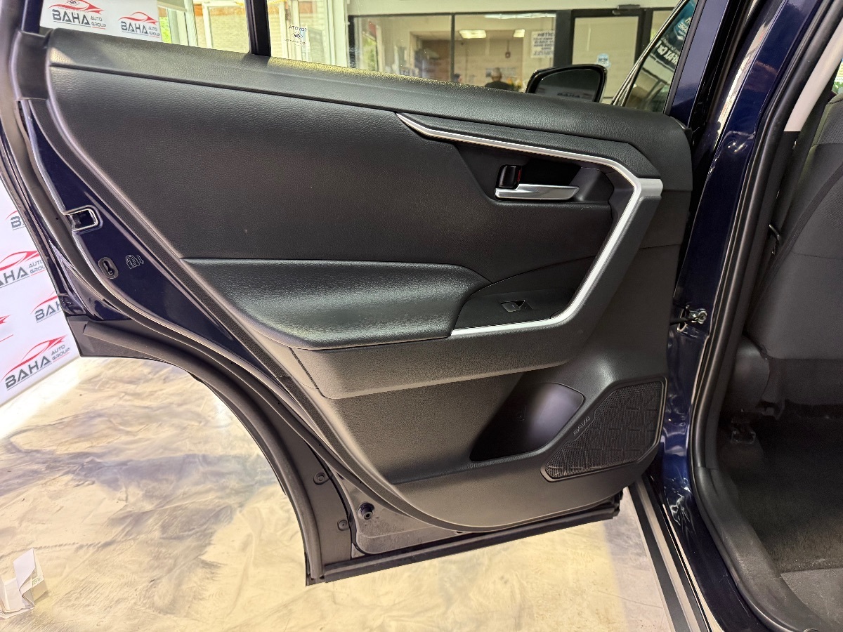 2022 Toyota RAV4 XLE photo 36