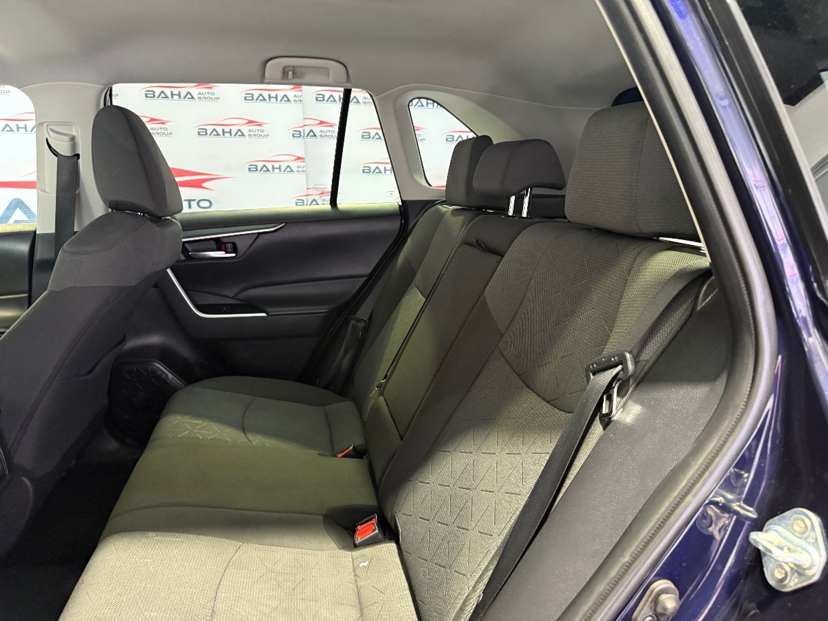 2022 Toyota RAV4 XLE photo 37