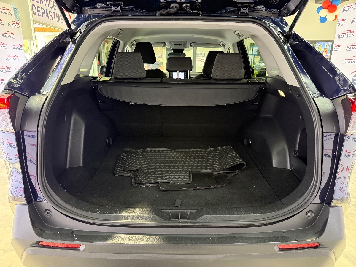 2022 Toyota RAV4 XLE photo 38