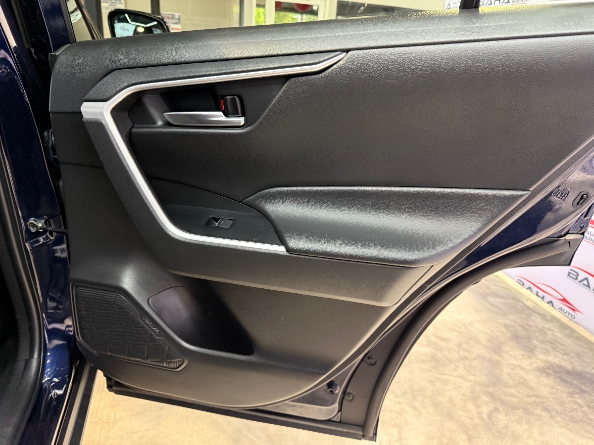 2022 Toyota RAV4 XLE photo 40