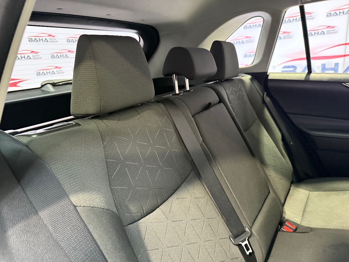 2022 Toyota RAV4 XLE photo 42