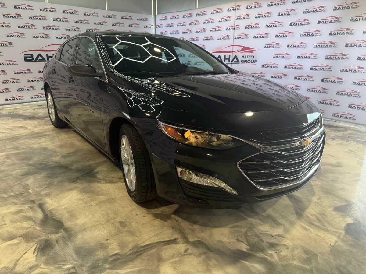 2023 Chevrolet Malibu 1LT photo 2
