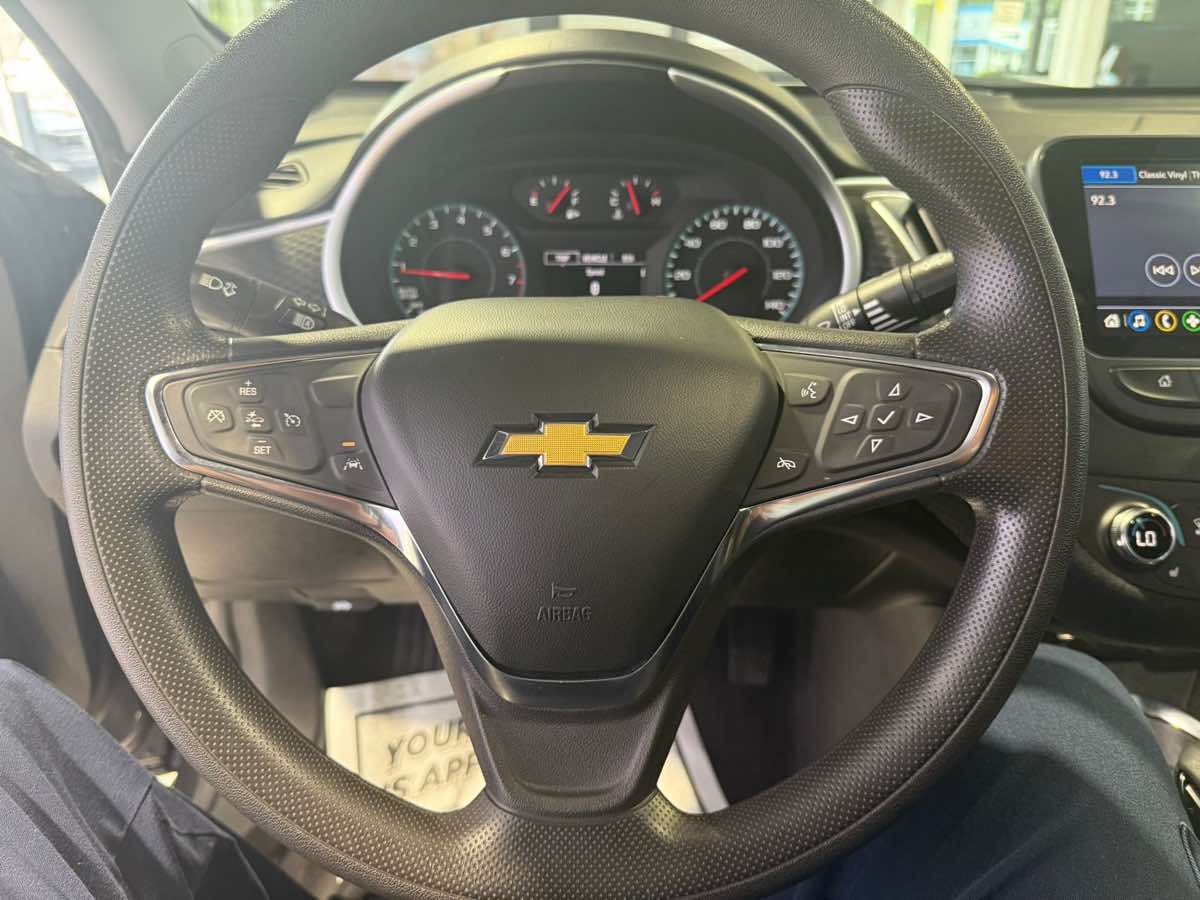 2023 Chevrolet Malibu 1LT photo 14