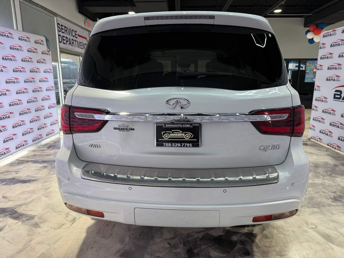 2021 Infiniti QX80 Luxe photo 4