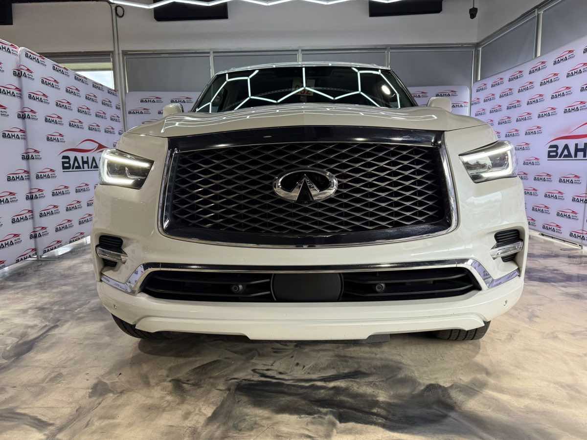 2021 Infiniti QX80 Luxe photo 9