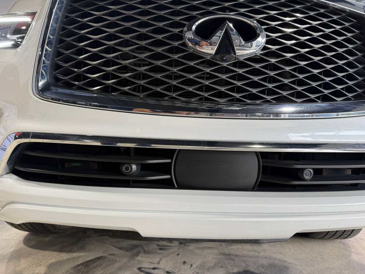 2021 Infiniti QX80 Luxe photo 10