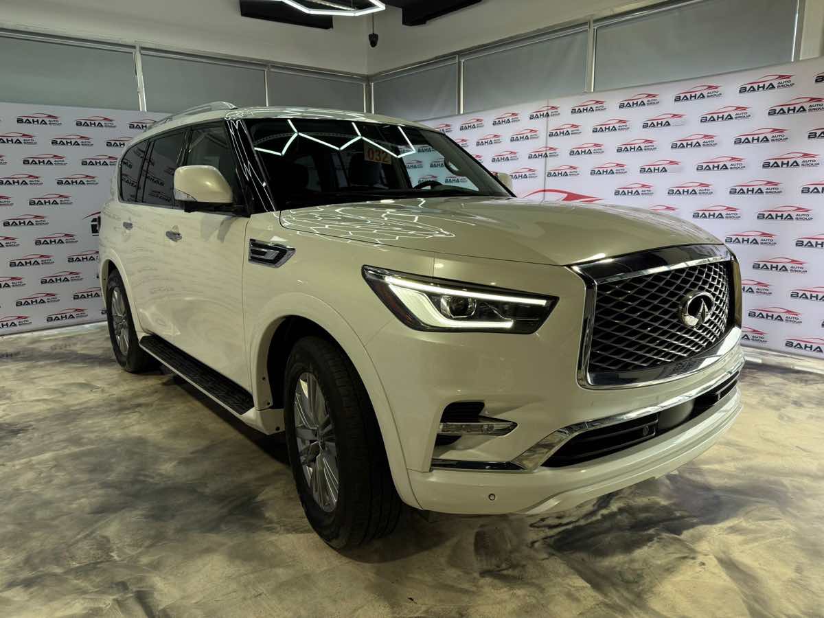 2021 Infiniti QX80 Luxe photo 11