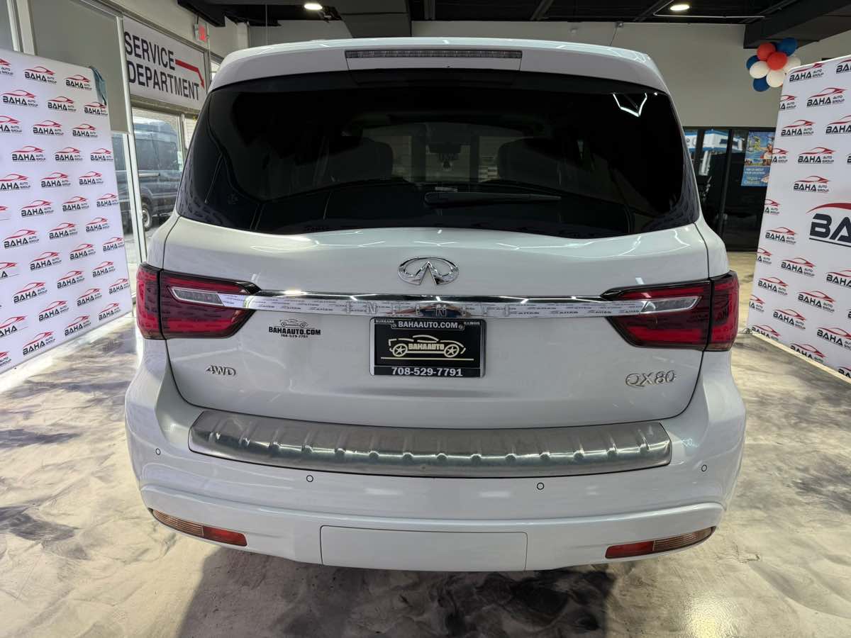 2021 Infiniti QX80 Luxe photo 12