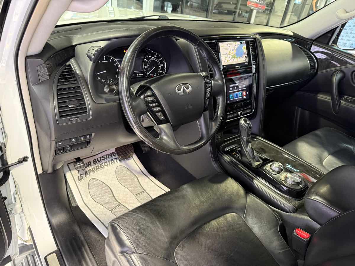 2021 Infiniti QX80 Luxe photo 16