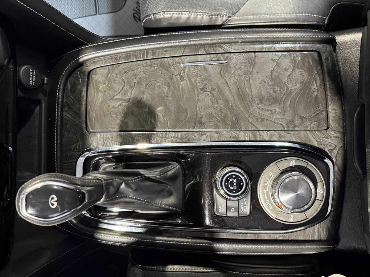2021 Infiniti QX80 Luxe photo 33