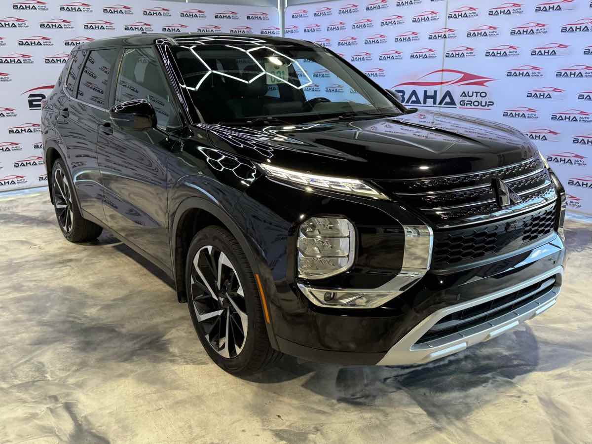 2022 Mitsubishi Outlander SE photo 3