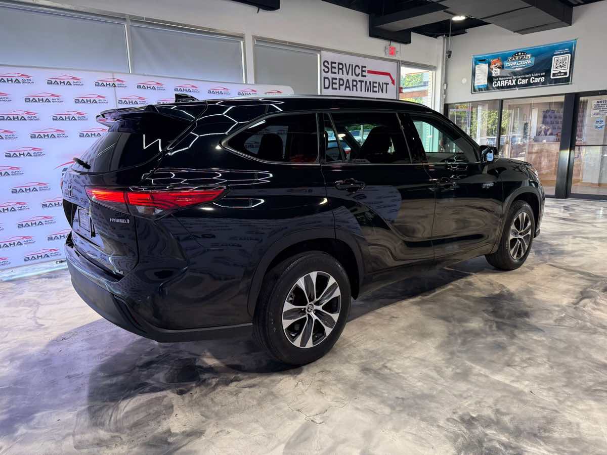2021 Toyota Highlander Hybrid XLE photo 4